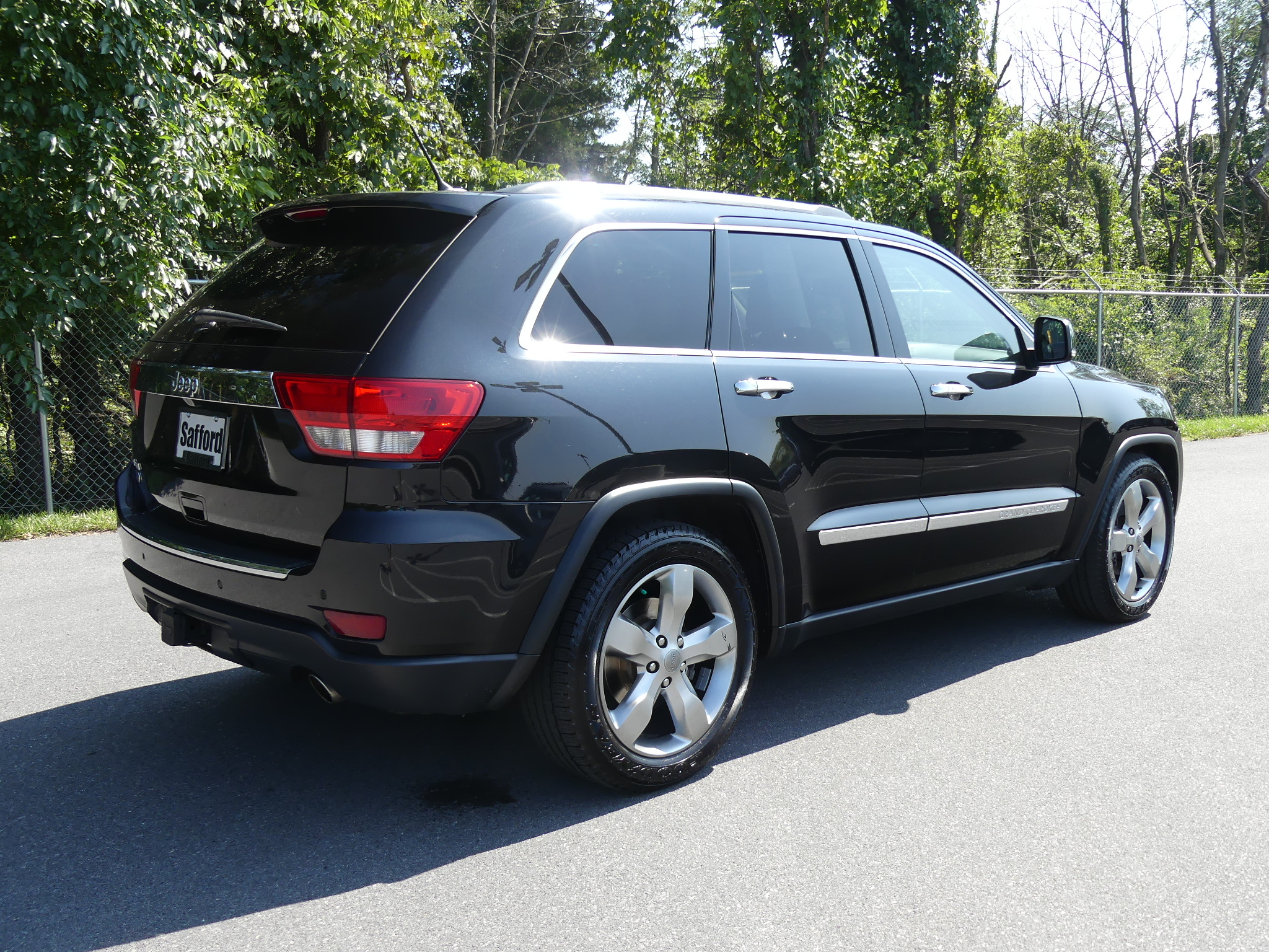 PreOwned 2013 Jeep Grand Cherokee 4WD 4dr Overland