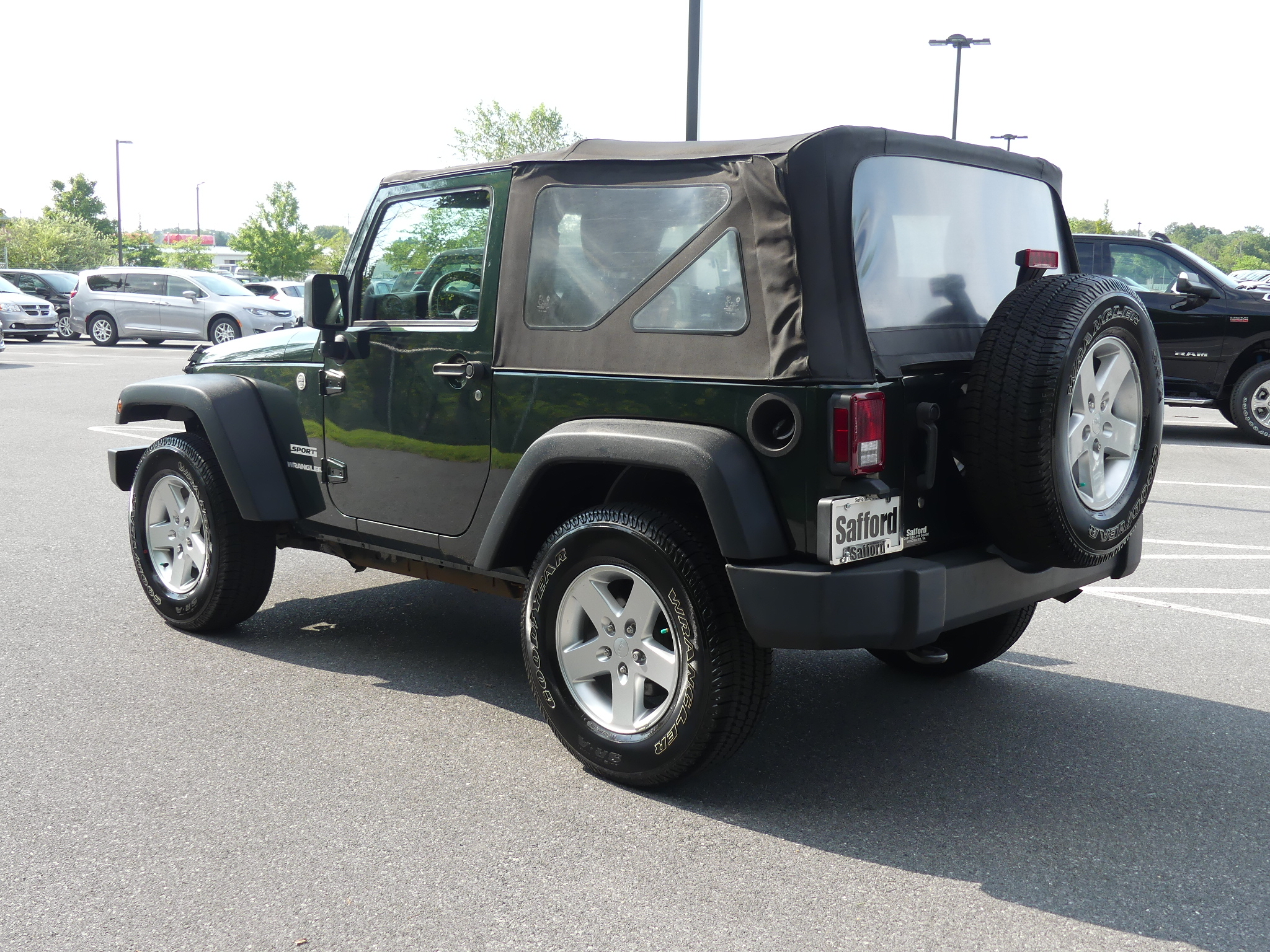 Pre-Owned 2011 Jeep Wrangler 4WD 2dr Sport