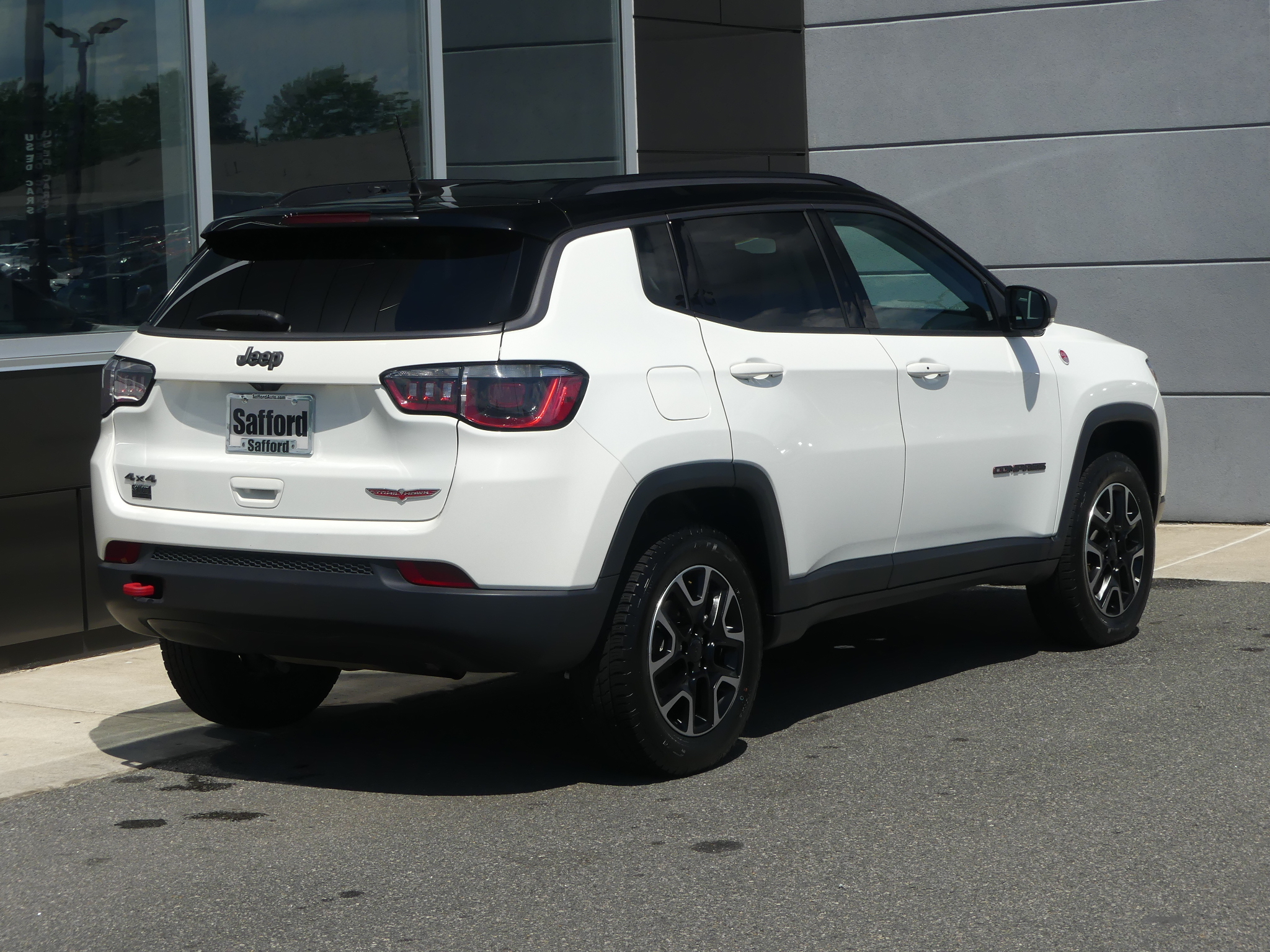 pre-owned-2019-jeep-compass-trailhawk-4-4